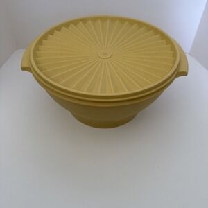 Vintage Tupperware Harvest Gold 880-8 Large Salad Bowl Container 10" w Seal Lid